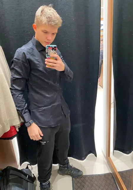 Я Игорь, 20, знакомлюсь без обязательств в Ульяновске