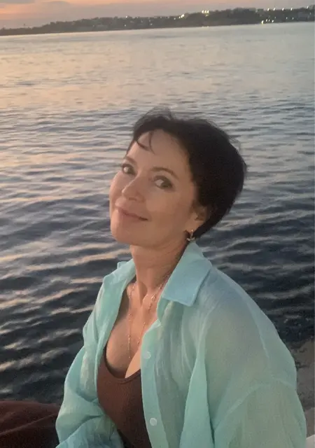 Elena из Ялты, ищу на сайте открытые отношения