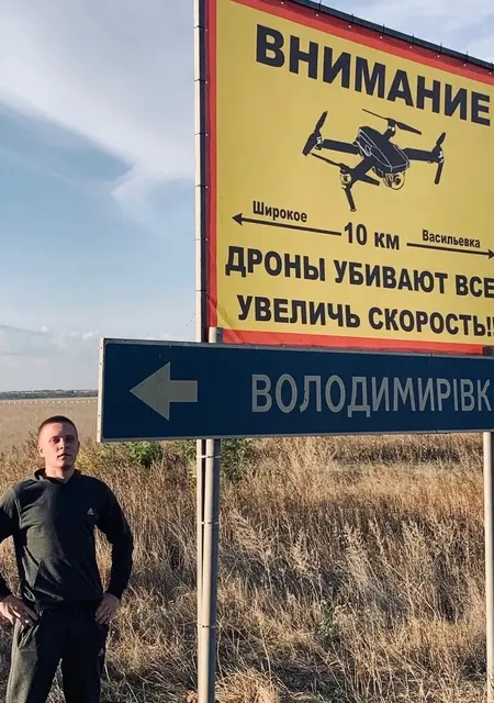 Я Тёма, 25, из Москвы, ищу знакомство для приятного времяпровождения