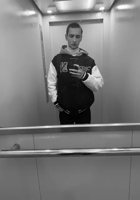 Дима из Ишима, мне 21, познакомлюсь на одну ночь