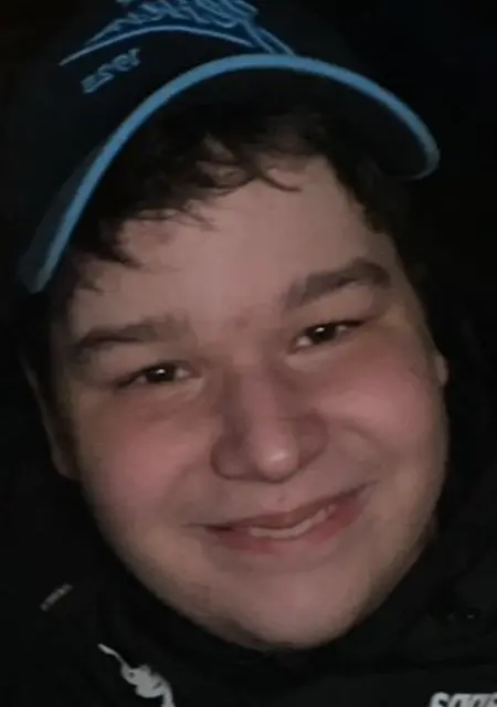 Даниил из Кирова, мне 18, познакомлюсь для открытые отношения