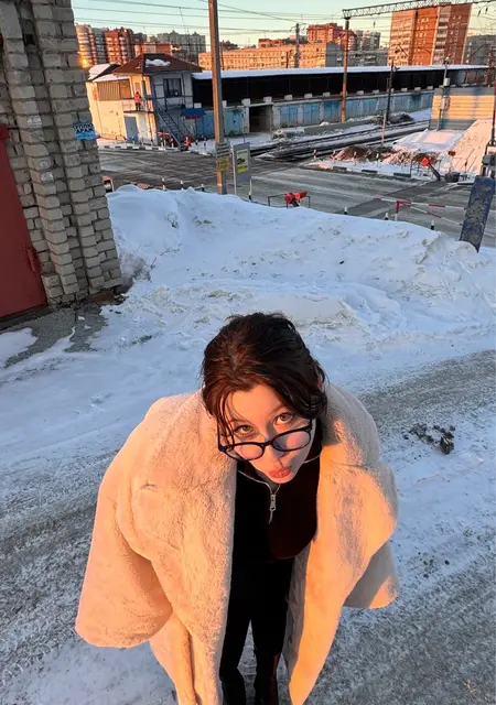 Василина из Новосибирска, ищу на сайте открытые отношения