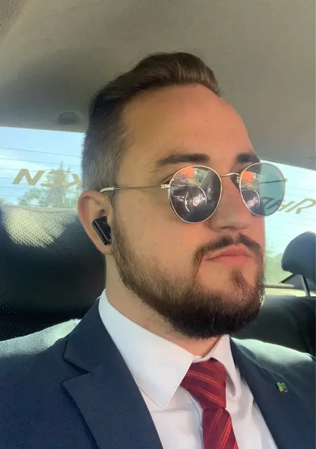 Виталий из Санкт-Петербурга, мне 30, познакомлюсь на одну ночь