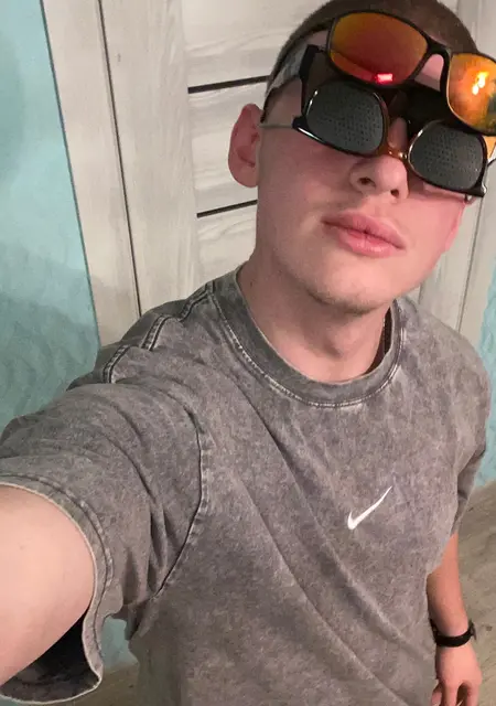 Я Vlad, 19, знакомлюсь без обязательств в Домодедове