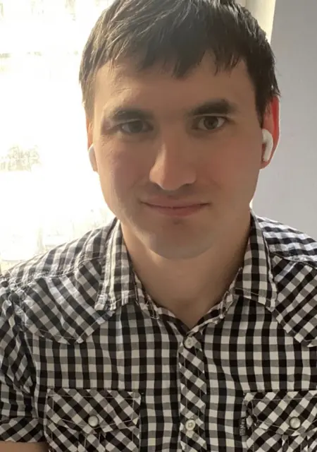 Тима из Москвы, мне 37, познакомлюсь для приятного времяпровождения