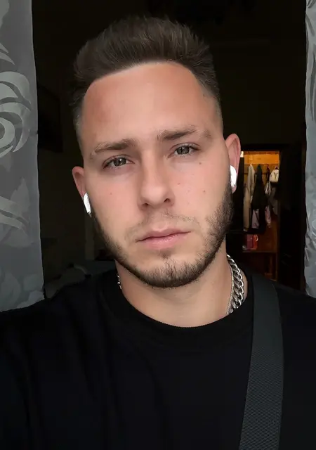 Я Дмитрий, 27, из Новочеркасска, ищу знакомства без обязательств