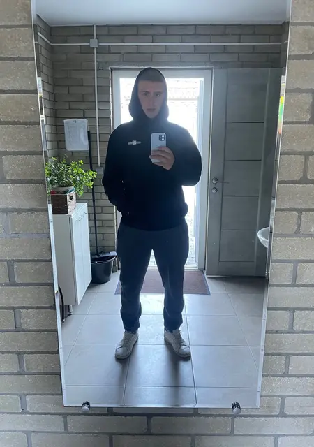 Я Oleg, 25, знакомлюсь для постоянных отношений в Судаке