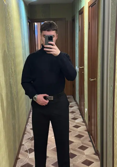 Я Ваня, 21, из Мурманска, ищу знакомства на одну ночь