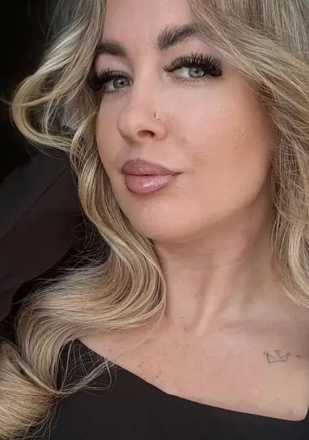 Елена из Смоленска, ищу на сайте общение