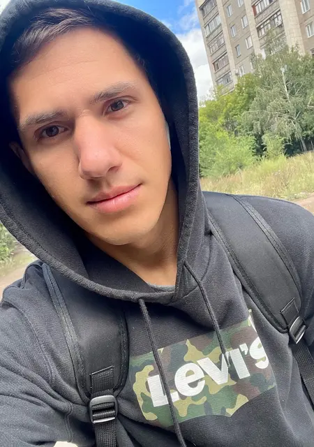 Я Max, 27, знакомлюсь для общения в Кировске