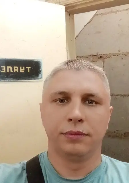 Я Саша, 41, из Торжка, ищу знакомства без обязательств