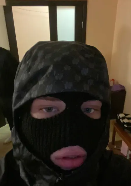 Bruce из Новосибирска, мне 20, познакомлюсь для общения