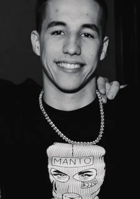 Я Исма, 23, из Орска, ищу знакомства без обязательств