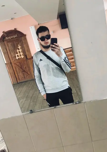 Я Диман, 26, из Переславля-Залесского, ищу знакомства на одну ночь