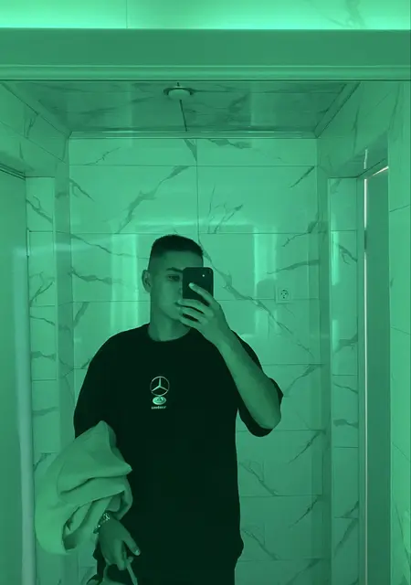 Я Евгений, 21, знакомлюсь для вирта в Москве