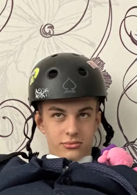 Я Иван, 20, из Новотроицка, ищу знакомства без обязательств