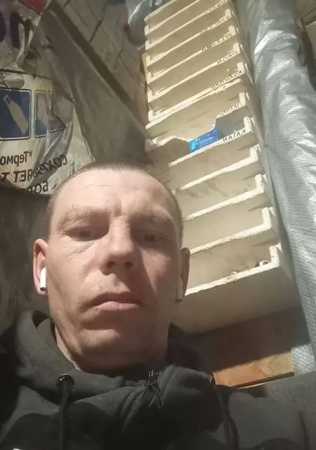 Я Артём, 40, знакомлюсь на одну ночь в Красноперекопске