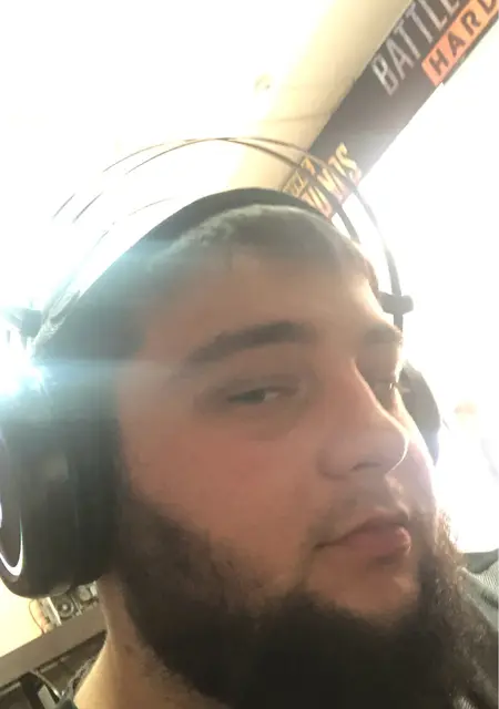 Магомед из Грозного, ищу на сайте постоянные отношения