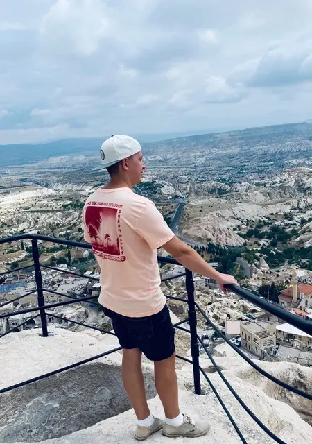 Антон из Новошахтинска, мне 29, познакомлюсь без обязательств