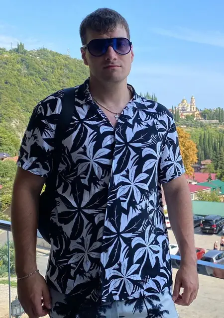 Денис из Набережных Челнов, мне 32, познакомлюсь для постоянных отношений