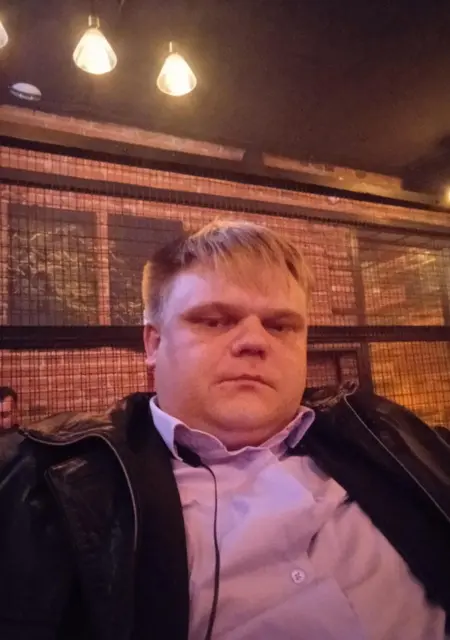 Павел из Сургута, ищу на сайте знакомства на одну ночь