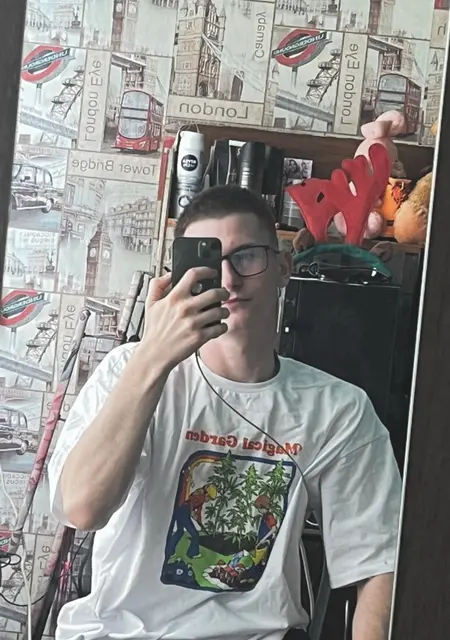 Даниил из Белогорска, мне 20, познакомлюсь для дружбы