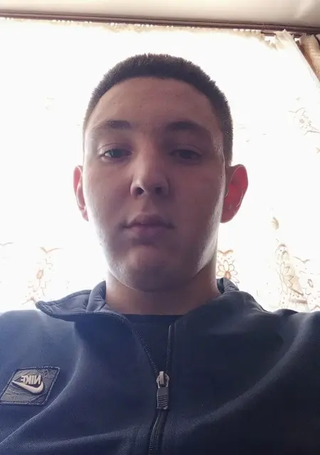 Я Батраз, 22, из Дигоры, ищу знакомства без обязательств