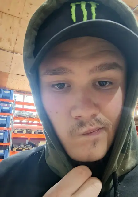 Я Zedikov, 19, знакомлюсь без обязательств в Великом Новгороде