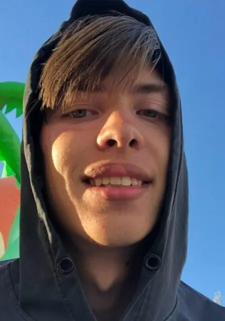 Я Антон, 25, знакомлюсь без обязательств в Оренбурге