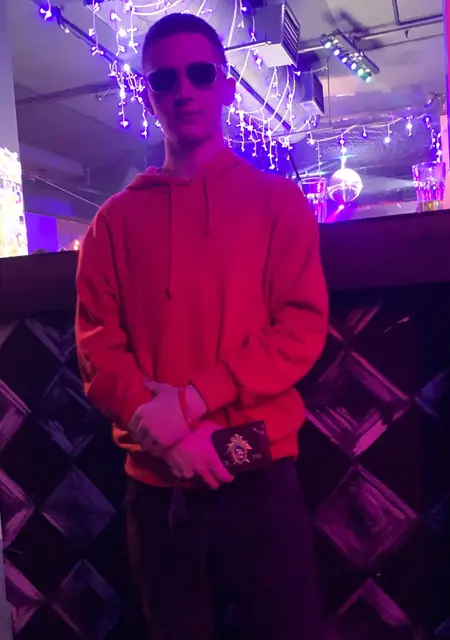 Владислав из Набережных Челнов, мне 18, познакомлюсь без обязательств