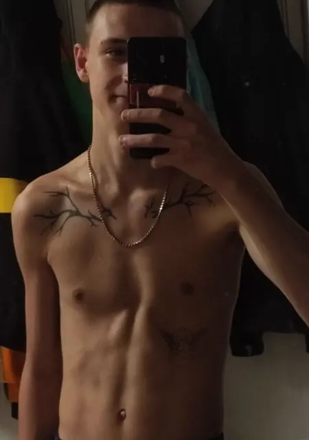 Я Ivan, 19, из Рязани, ищу знакомства без обязательств