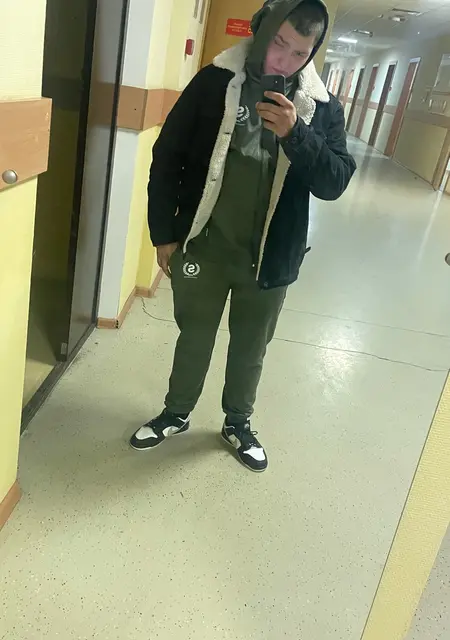 Я Vova, 21, из Красногорска, ищу знакомство для совместных путешествий