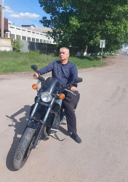 Витёк из Владикавказа, мне 52, познакомлюсь для общения