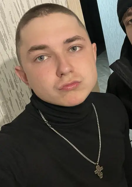 Евгений из Лесосибирска, мне 19, познакомлюсь без обязательств