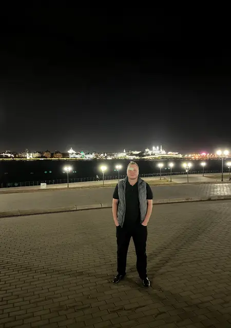 Я Денис, 24, из Альметьевска, ищу знакомства без обязательств