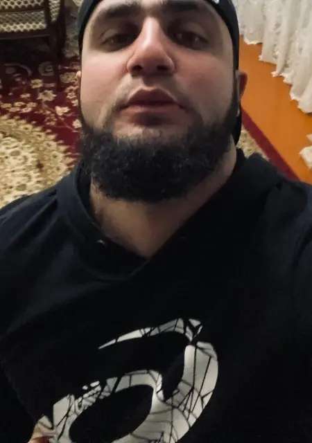 Мурадик из Черкесска, мне 27, познакомлюсь на одну ночь