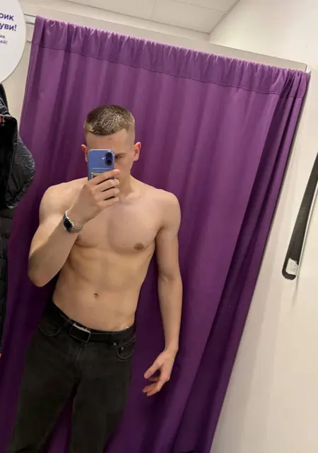 Данил из Геленджика, ищу на сайте знакомства на одну ночь