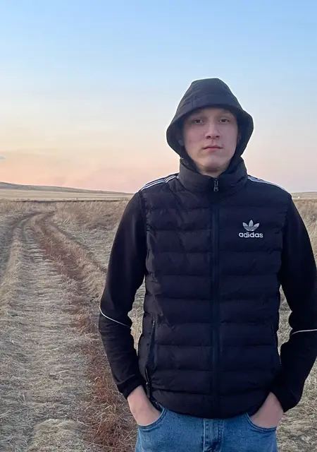 Кирилл из Магнитогорска, ищу на сайте знакомства на одну ночь