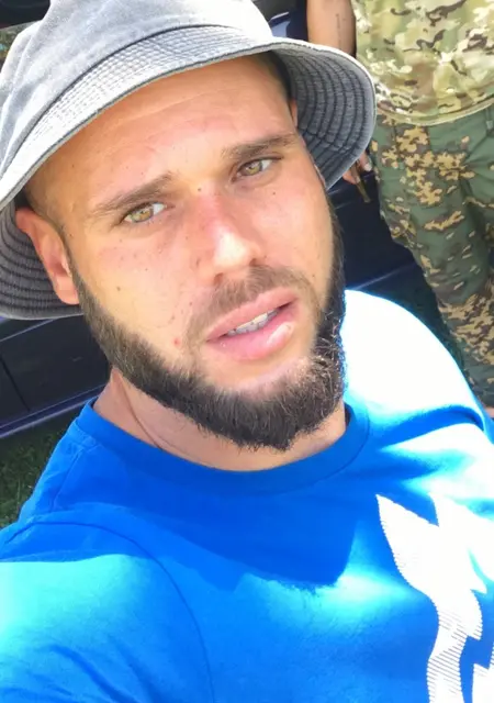 Джони из Владикавказа, мне 32, познакомлюсь для дружбы