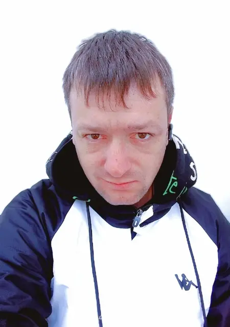 Артем из Звенигорода, мне 37, познакомлюсь без обязательств