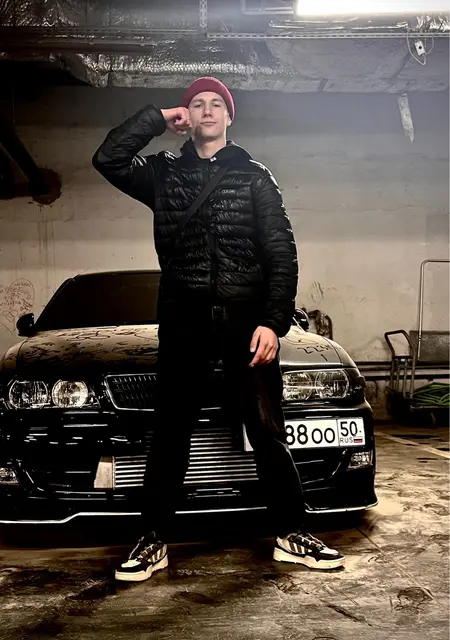 Я Константин, 18, из Тулы, ищу знакомства на одну ночь