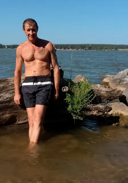 Я Дима, 47, из Бердска, ищу знакомства без обязательств