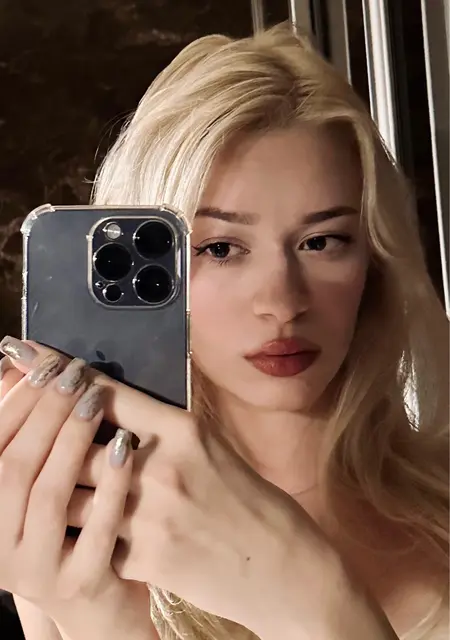 Я Влада, 22, знакомлюсь для общения в Екатеринбурге