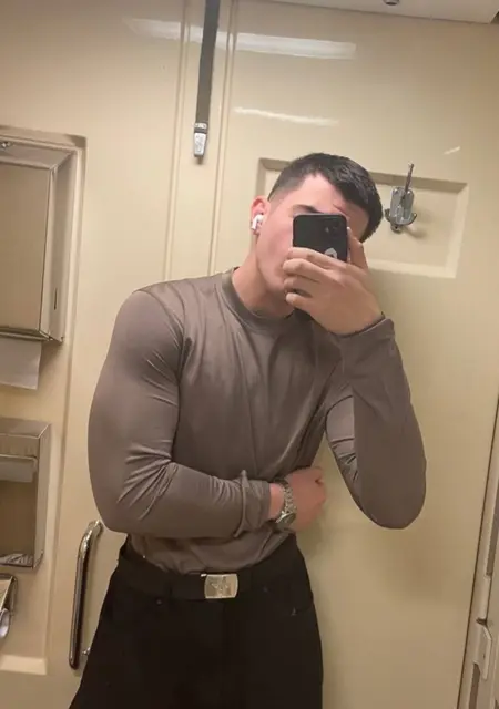 Я Дима, 21, из Удомли, ищу знакомство для дружбы