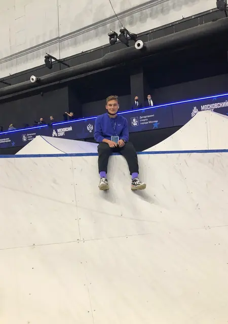 Артём из Долгопрудного, ищу на сайте приятное времяпровождение