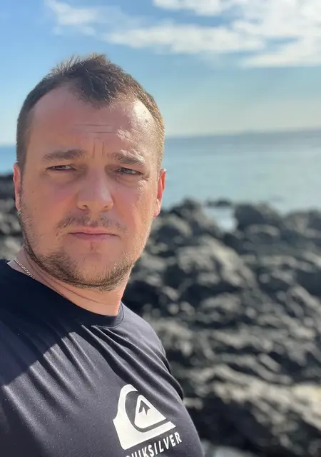 Максим из Кимр, ищу на сайте знакомства на одну ночь