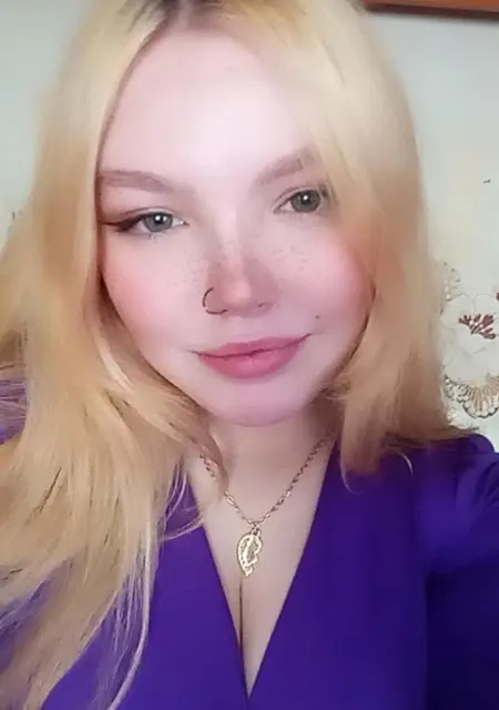 Мария из Кирова, ищу на сайте открытые отношения