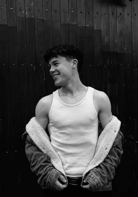 Soy Ivan, 20 años, conociéndome para relación sin ataduras en Moscú