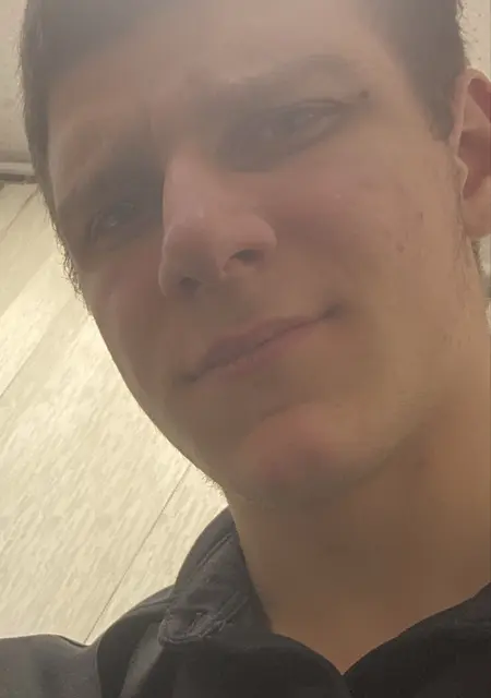 Саша из Сургута, мне 19, познакомлюсь для вирта