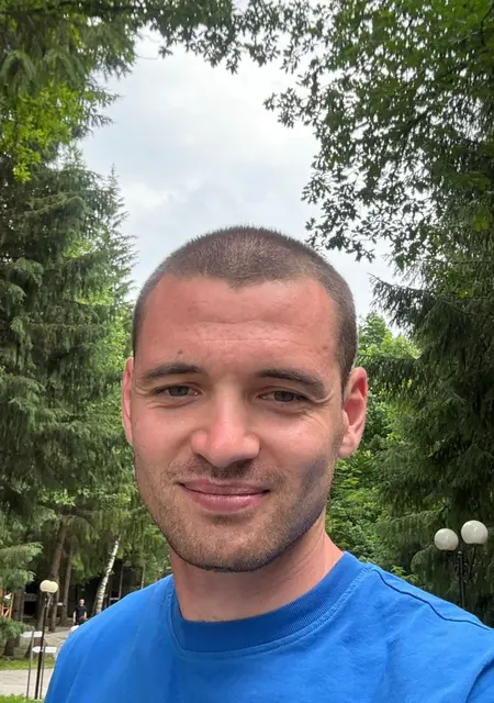 Ilya из Москвы, мне 30, познакомлюсь для вирта